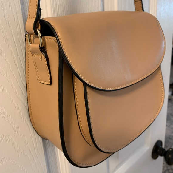 100% Leather KC Jagger Crossbody Bag - Picture 6 of 10